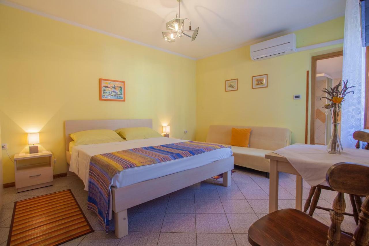 Rooms Ester Црес Экстерьер фото