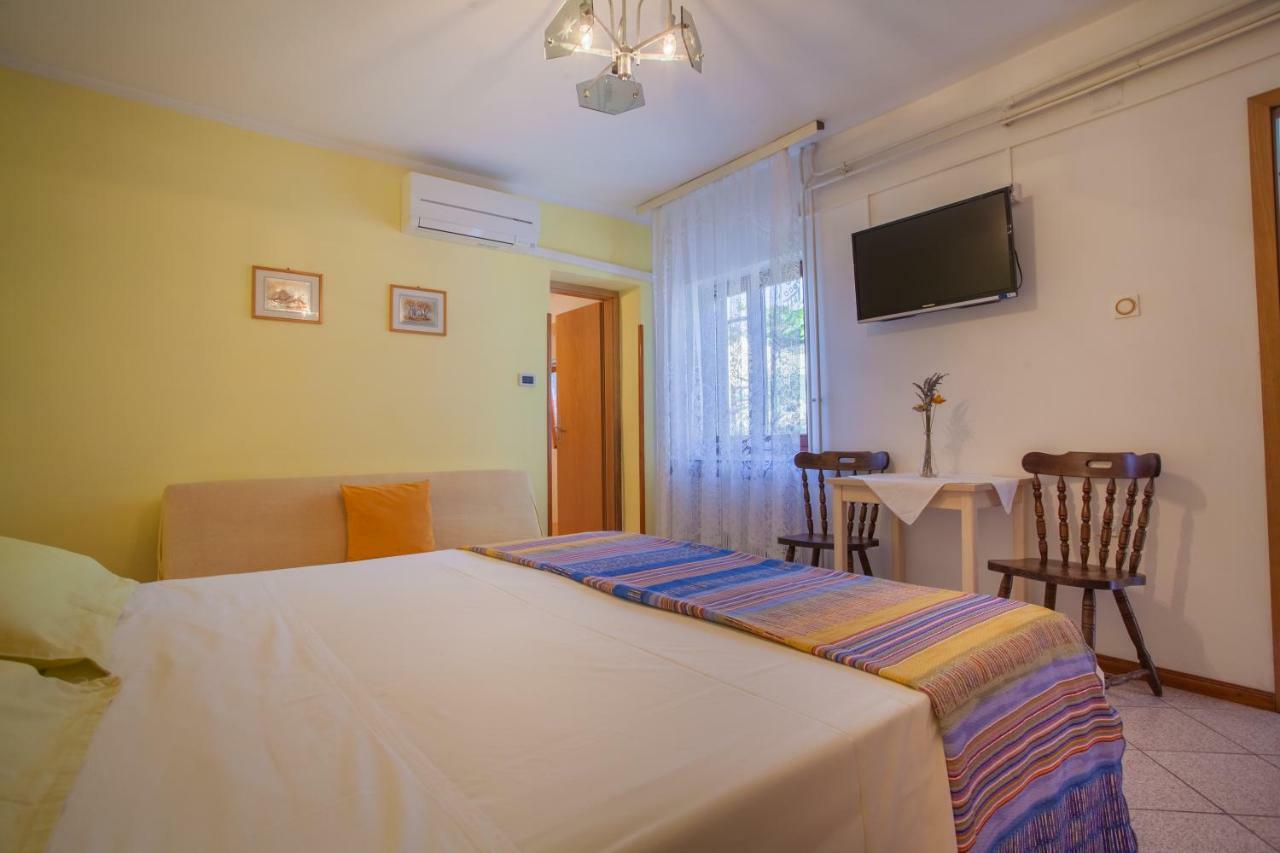 Rooms Ester Црес Экстерьер фото