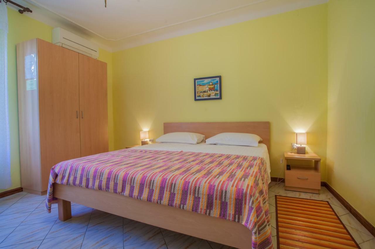 Rooms Ester Црес Экстерьер фото