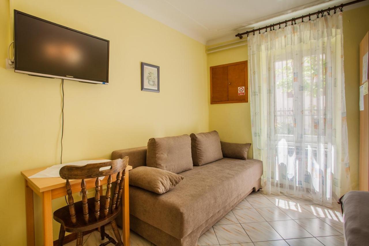 Rooms Ester Црес Экстерьер фото